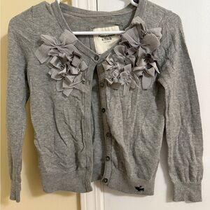 Vintage Y2K Abercrombie & Fitch Light Gray Cardigan with Floral Accents